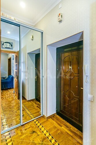 İcarəyə verilir 2 otaqlı köhnə tikili 67 m², Sahil m., photo 22 from 31