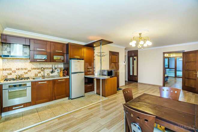 İcarəyə verilir 2 otaqlı köhnə tikili 71 m², 28 May m., photo 23 from 32
