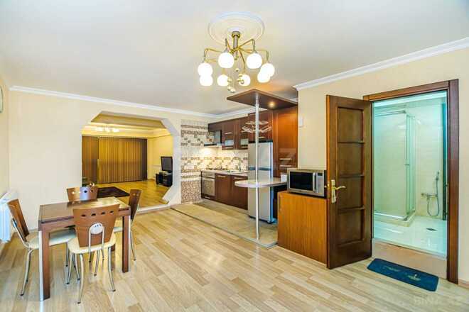 İcarəyə verilir 2 otaqlı köhnə tikili 71 m², 28 May m., photo 8 from 32