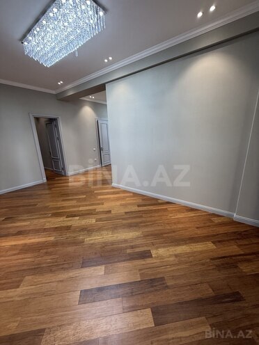 İcarəyə verilir 4 otaqlı yeni tikili 215 m², 28 May m., photo 15 from 19