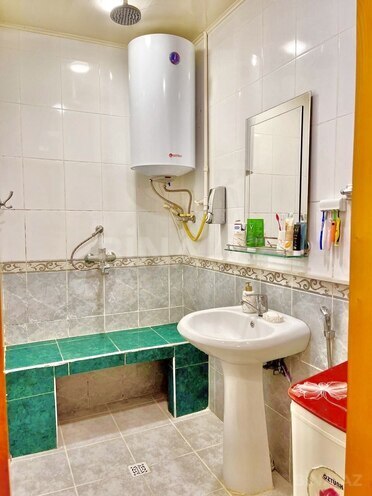 Satılır 5 otaqlı köhnə tikili 120 m², Qara Qarayev m., photo 18 from 31