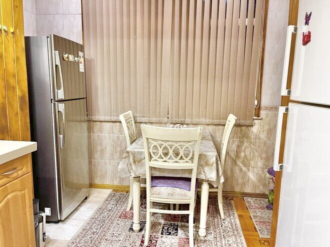 Satılır 5 otaqlı köhnə tikili 120 m², Qara Qarayev m., photo 23 from 31