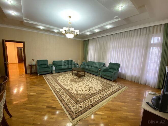 İcarəyə verilir 3 otaqlı yeni tikili 150 m², 28 May m., photo 3 from 17