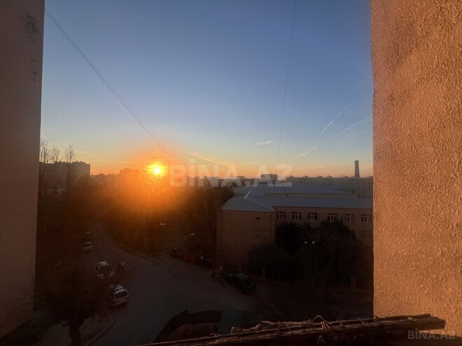 Satılır 5 otaqlı köhnə tikili 103 m², Yeni Günəşli q., photo 17 from 31