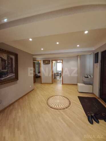 Продаётся 3-комн. вторичка 115 м², м. Низами, photo 11 from 17