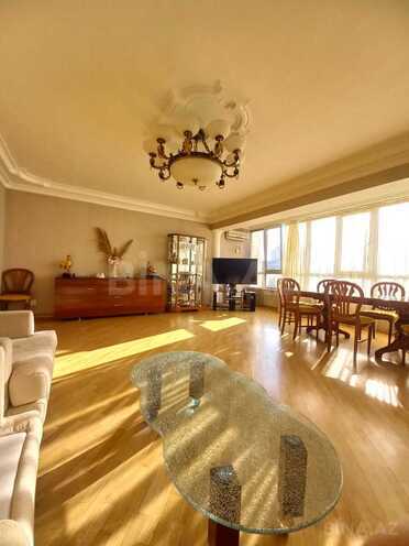 Продаётся 3-комн. вторичка 115 м², м. Низами, photo 3 from 17