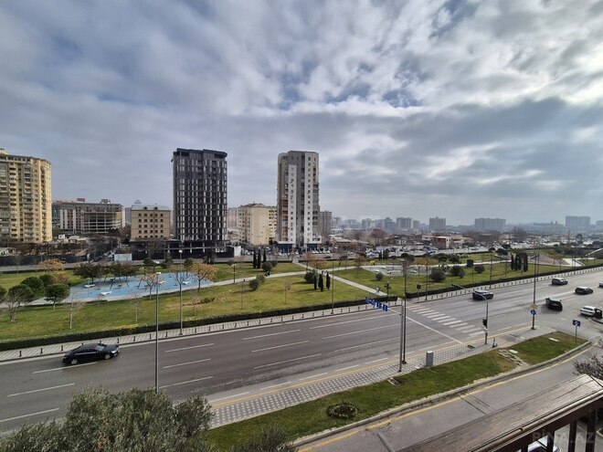 Satılır 3 otaqlı köhnə tikili 120 m², Nizami m., photo 3 from 14