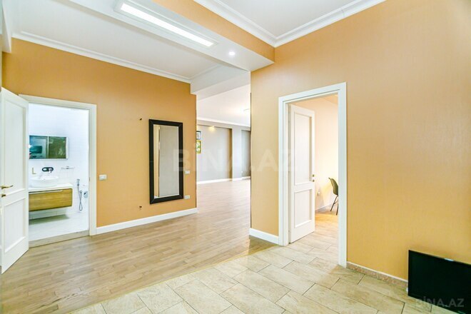 Продаётся 3-комн. новостройка 153 м², м. Низами, photo 1 from 15