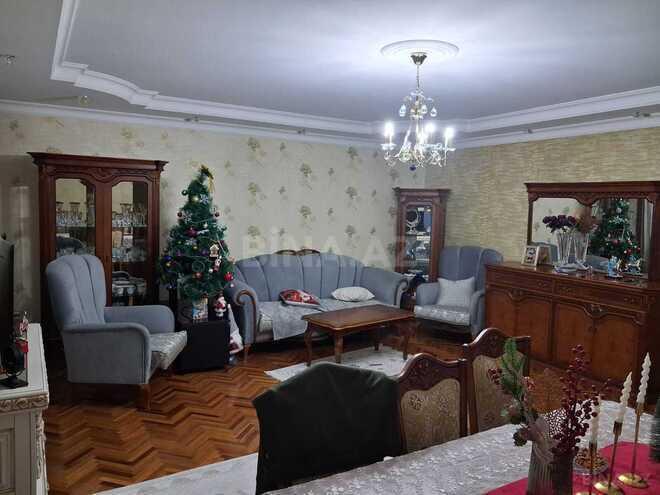 Satılır 4 otaqlı köhnə tikili 100 m², İnşaatçılar m., photo 3 from 18