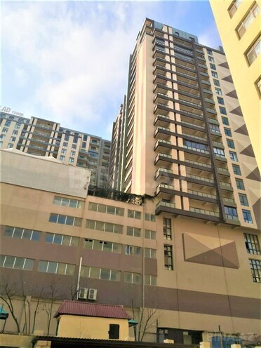 Продаётся 4-комн. новостройка 185 м², м. Элмляр Академиясы, photo 3 from 8