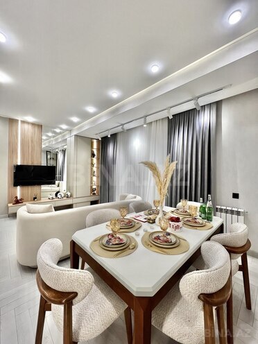 Продаётся 2-комн. новостройка 78 м², м. Кара Караев, photo 1 from 15