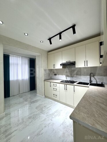 Продаётся 3-комн. вторичка 70 м², м. Ази Асланов, photo 4 from 14