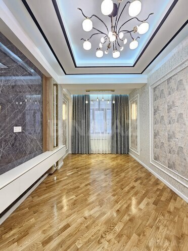 Продаётся 3-комн. новостройка 87 м², м. Нефтчиляр, photo 1 from 14