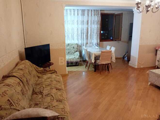 Satılır 3 otaqlı köhnə tikili 73 m², Neftçilər m., photo 3 from 12