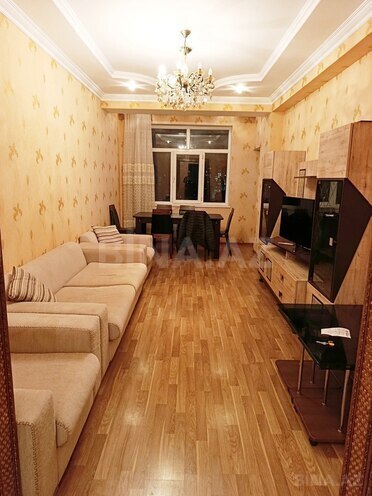 Сдаётся 3-комн. новостройка 130 м², м. Иншаатчылар, photo 1 from 12