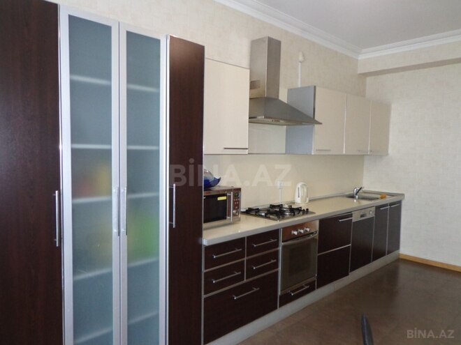 Сдаётся 3-комн. новостройка 145 м², м. Низами, photo 11 from 17