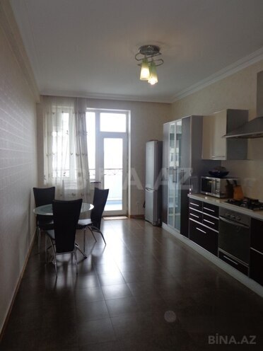 Сдаётся 3-комн. новостройка 145 м², м. Низами, photo 10 from 17