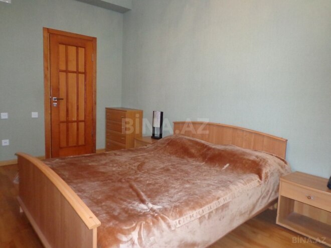 Сдаётся 3-комн. новостройка 145 м², м. Низами, photo 14 from 17