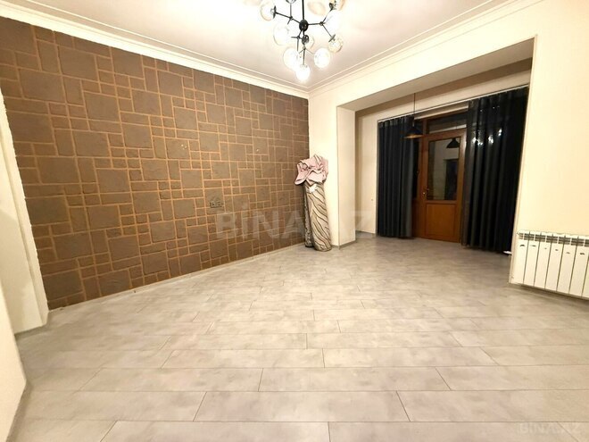 Satılır 3 otaqlı köhnə tikili 88 m², Nəsimi r., photo 1 from 13
