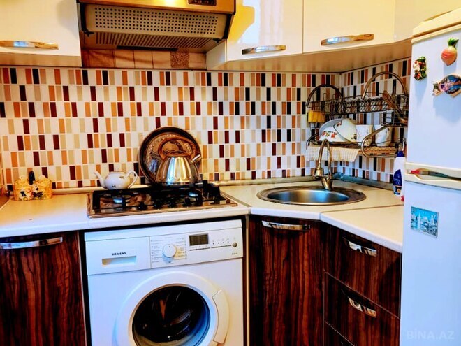 Satılır 2 otaqlı köhnə tikili 50 m², Qara Qarayev m., photo 10 from 18