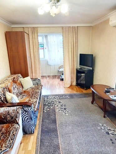 Продаётся 1-комн. вторичка 35 м², м. Низами, photo 3 from 7