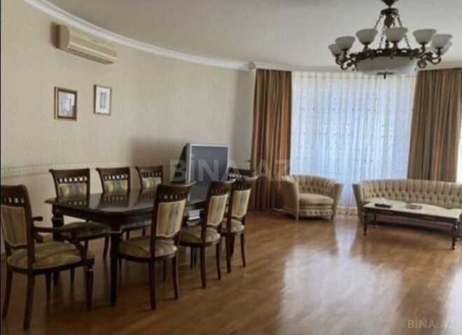 Satılır 5 otaqlı yeni tikili 230 m², 28 May m., photo 1 from 10