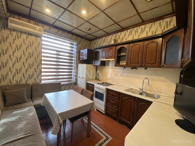 Satılır 2 otaqlı köhnə tikili 60 m², Yasamal r., photo 9 from 16