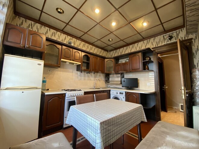 Satılır 2 otaqlı köhnə tikili 60 m², Yasamal r., photo 8 from 16