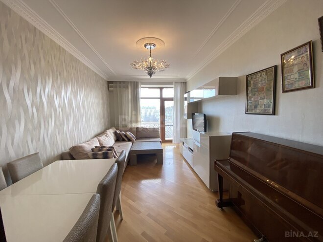 Satılır 2 otaqlı köhnə tikili 60 m², Yasamal r., photo 13 from 16