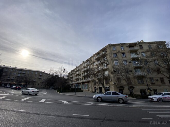 Satılır 2 otaqlı köhnə tikili 60 m², Yasamal r., photo 3 from 16