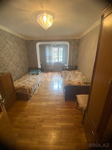 Продаётся 3-комн. вторичка 70 м², м. Кара Караев, photo 5 from 17