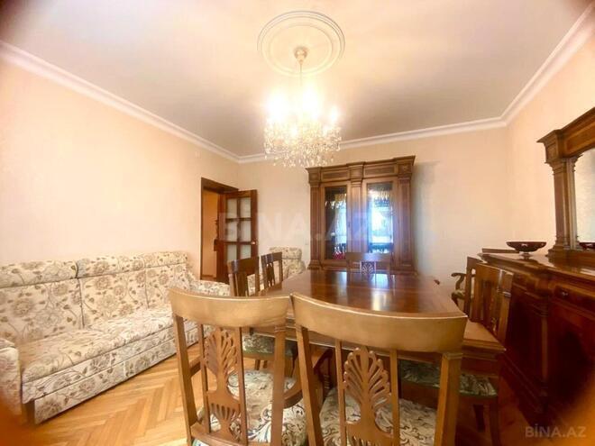 Продаётся 4-комн. вторичка 84 м², м. Элмляр Академиясы, photo 9 from 18