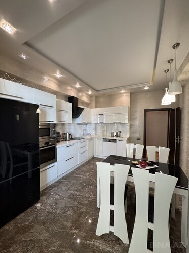 Сдаётся 3-комн. новостройка 175 м², м. Низами, photo 15 from 32