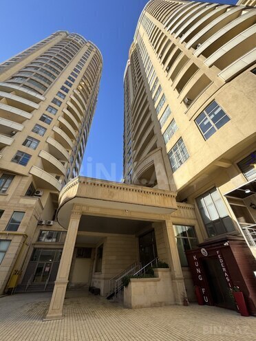 Сдаётся 3-комн. новостройка 175 м², м. Низами, photo 31 from 32