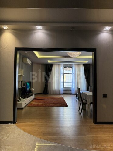 Сдаётся 3-комн. новостройка 175 м², м. Низами, photo 10 from 32