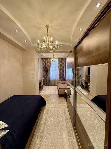 Продаётся 3-комн. новостройка 167 м², м. Элмляр Академиясы, photo 18 from 26