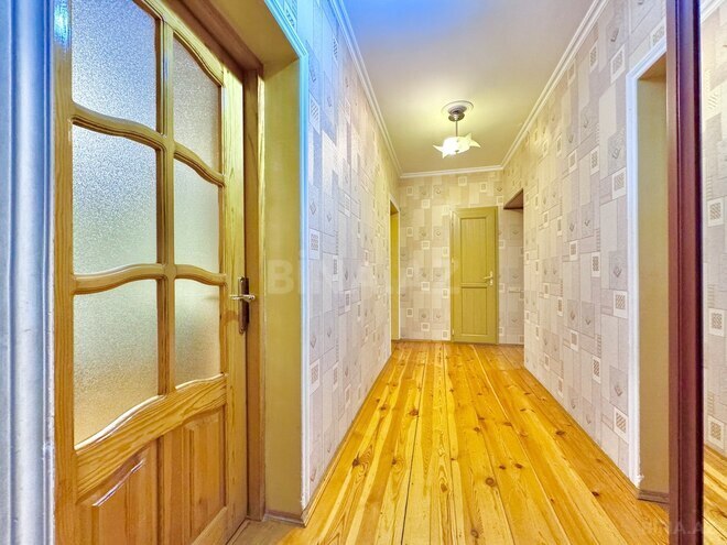 Satılır 4 otaqlı köhnə tikili 110 m², Qara Qarayev m., photo 19 from 20