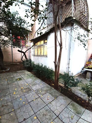 Satılır 3 otaqlı köhnə tikili 100 m², 28 May m., photo 22 from 23