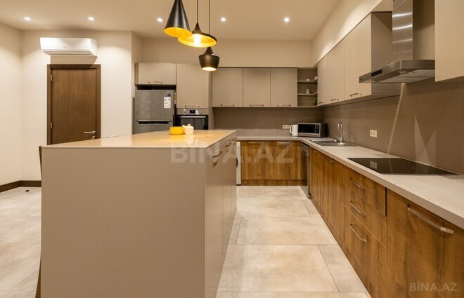 Сдаётся 3-комн. новостройка 125 м², м. Низами, photo 4 from 12