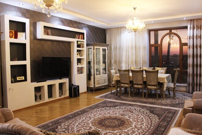 Satılır 9 otaqlı həyət evi/bağ evi 480 m², Qaraçuxur q., photo 4 from 30