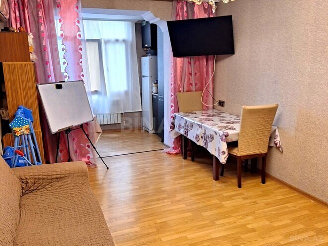 Satılır 3 otaqlı köhnə tikili 60 m², Qara Qarayev m., photo 3 from 16