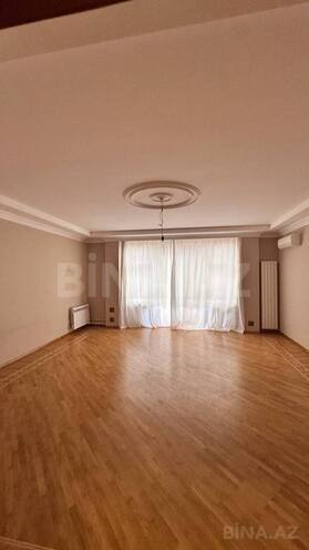 Сдаётся 7-комн. вторичка 250 м², м. Низами, photo 6 from 22