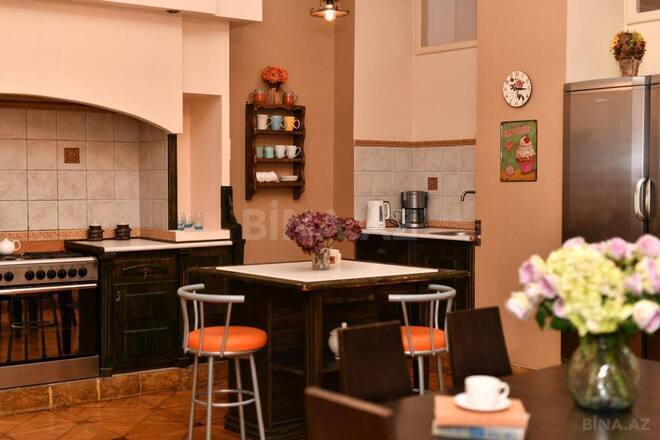 Продаётся 6-комн. вторичка 250 м², м. Ичеришехер, photo 8 from 10
