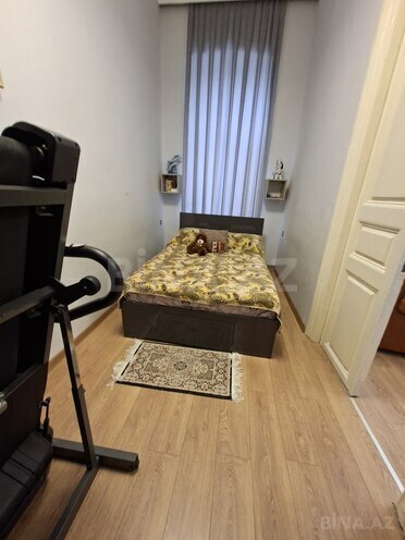 Satılır 4 otaqlı köhnə tikili 105 m², Sahil m., photo 14 from 19