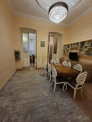 Satılır 4 otaqlı köhnə tikili 105 m², Sahil m., photo 7 from 19