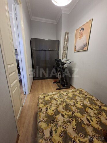 Satılır 4 otaqlı köhnə tikili 105 m², Sahil m., photo 13 from 19