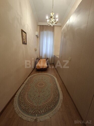Satılır 4 otaqlı köhnə tikili 105 m², Sahil m., photo 8 from 19