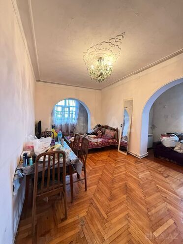 Satılır 1 otaqlı köhnə tikili 45 m², İnşaatçılar m., photo 4 from 10