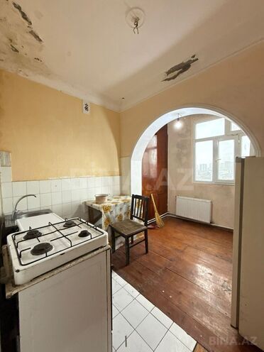 Satılır 1 otaqlı köhnə tikili 45 m², İnşaatçılar m., photo 8 from 10
