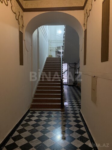 Satılır 2 otaqlı köhnə tikili 60 m², Sahil m., photo 18 from 24